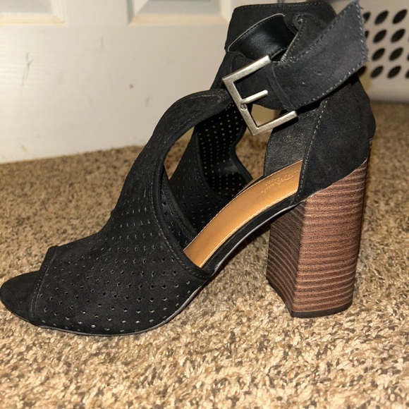 Universal Thread Black Perforated Heeled Sandals - Picture 1 of 5